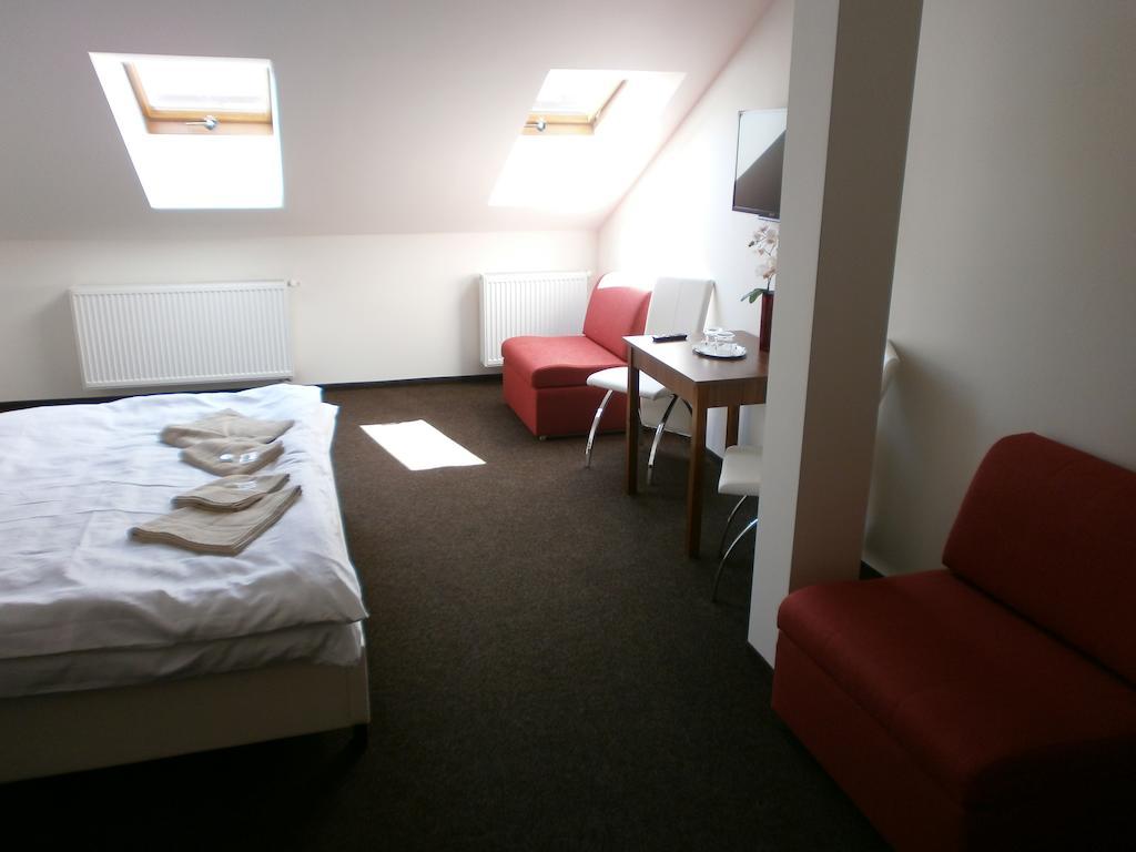 Hotel U Cisare Melnik Quarto foto