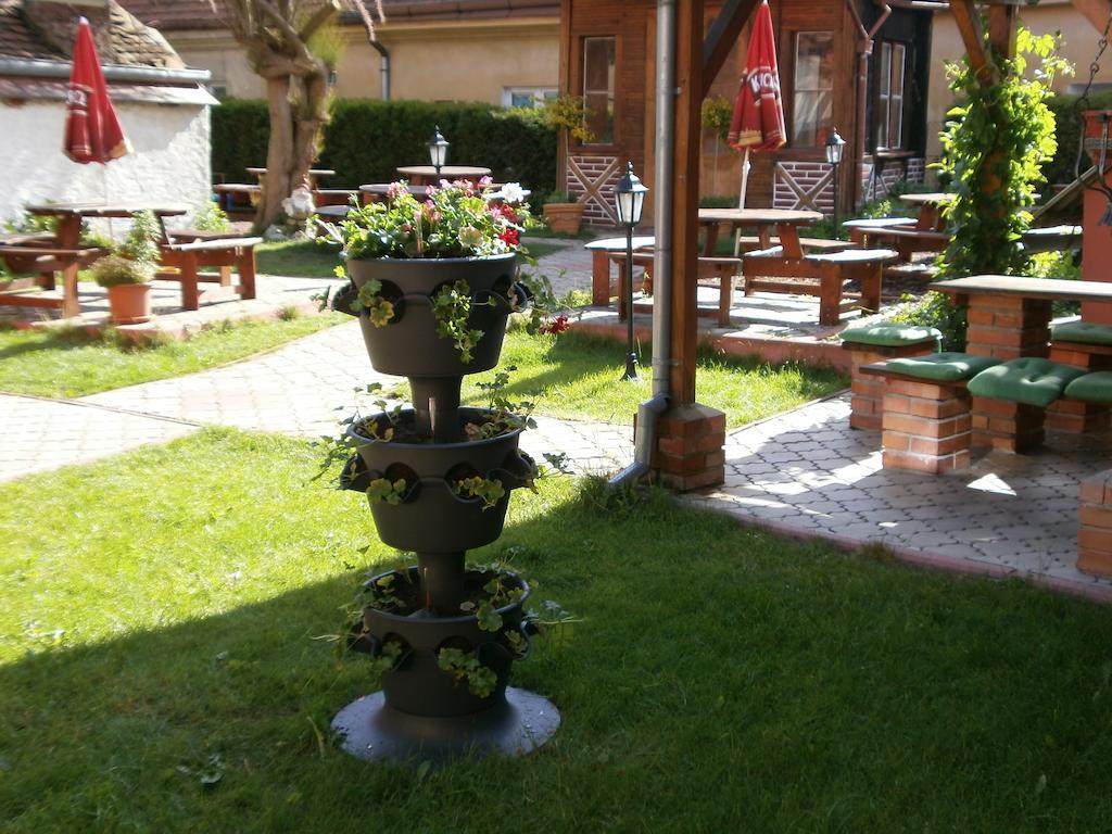 Hotel U Cisare Melnik Exterior foto