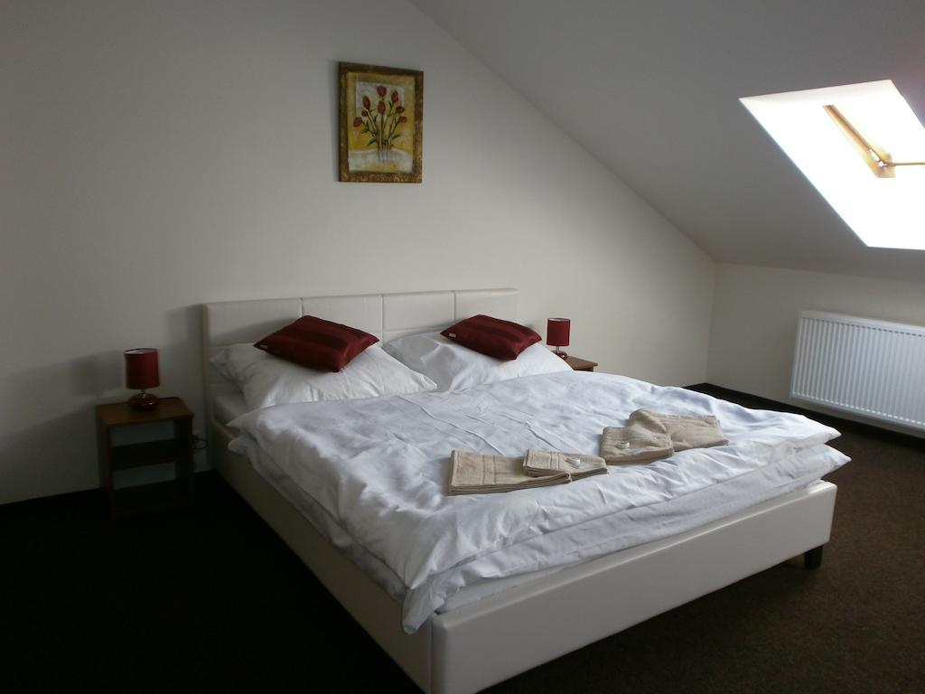 Hotel U Cisare Melnik Quarto foto
